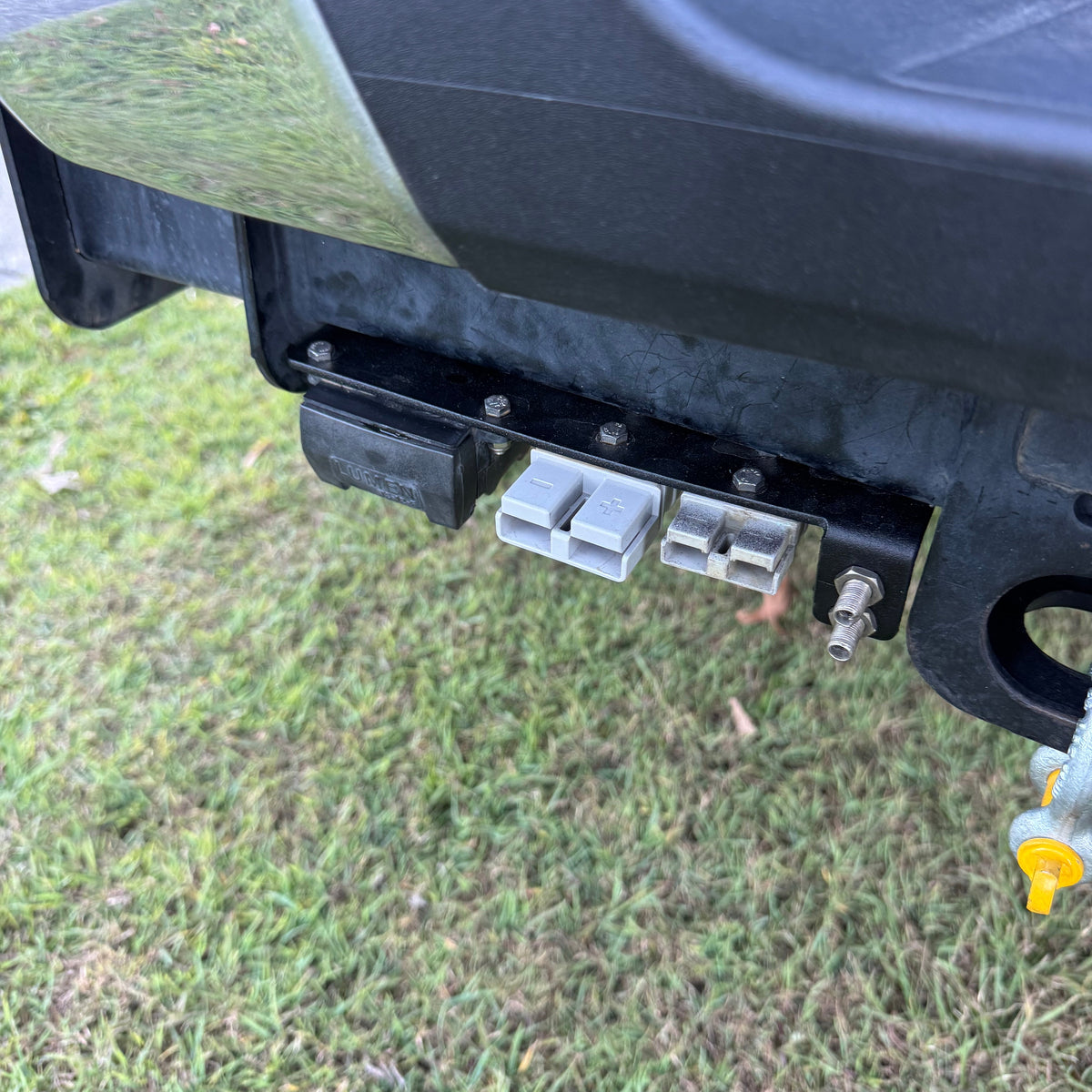 Universal Towing Accessories Bracket