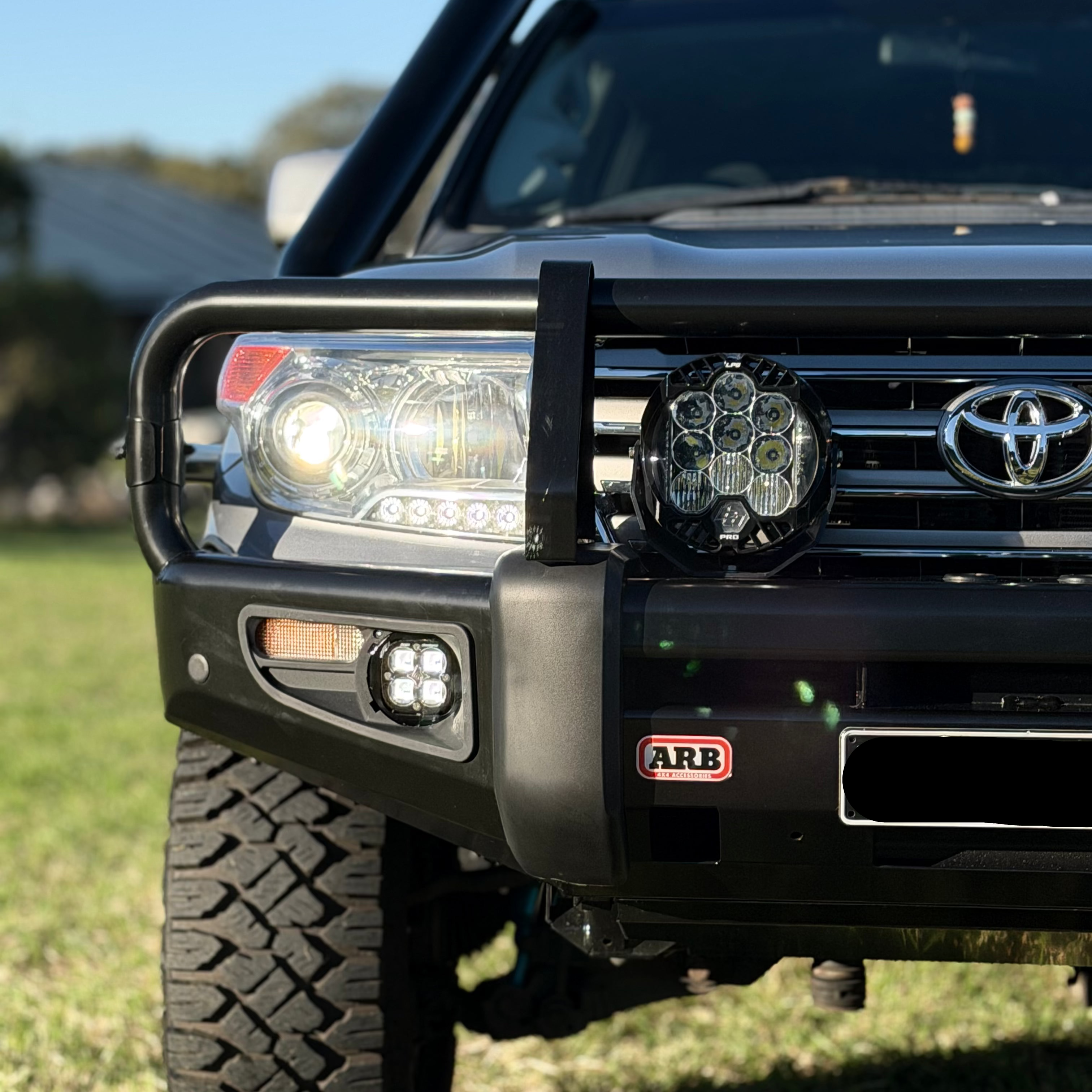 T&S Touring Fog light bracket to suit ARB Deluxe Bullbar x Baja Designs Squadron SAE LED pod - Kit